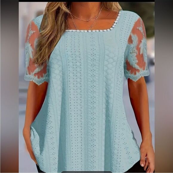 NWOT Elegant Lace Sleeve Women's Top - Picture 1 of 10